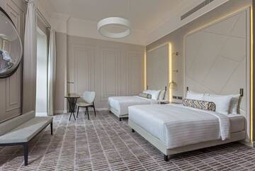 Номер с 2 отдельными кроватями размера «queen-size» в Отеле Tbilisi Marriott Hotel